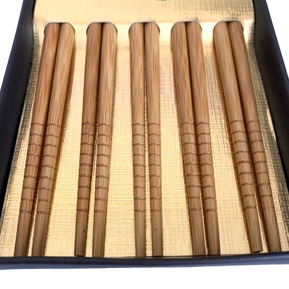 Handmade Japanese Ukiyo-e Bamboo Chopsticks Set - Picture 4 of 5